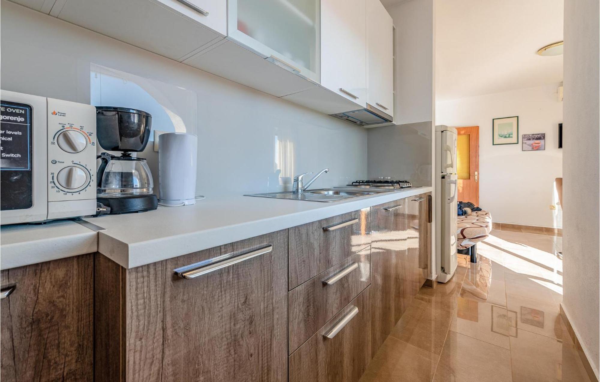 Amazing Apartment In Pakoštane Extérieur photo